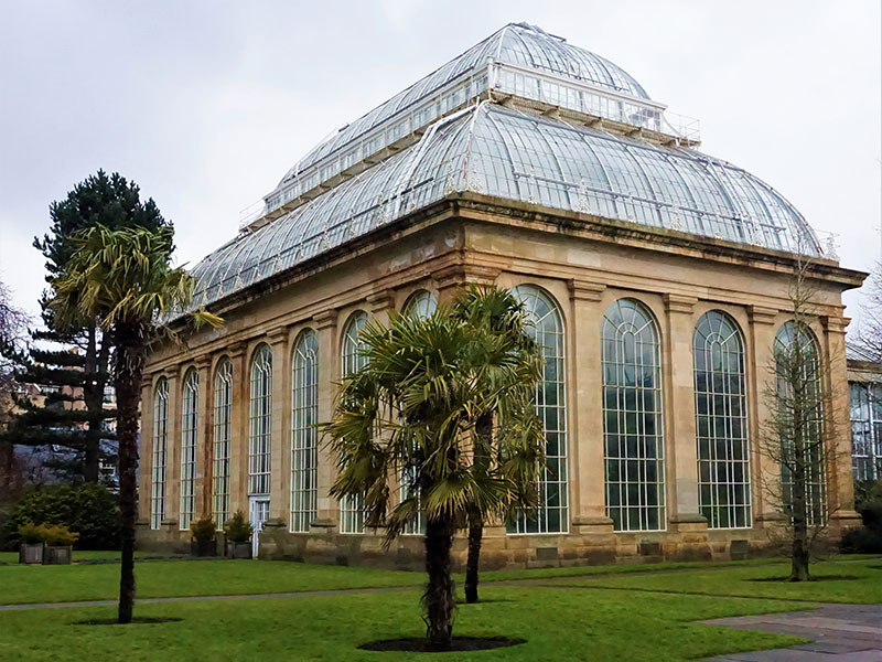facade-of-one-of-the-glass-houses-in-the-royal-botanical-garden-of-edinburgh800x600 Royal Botanic Garden